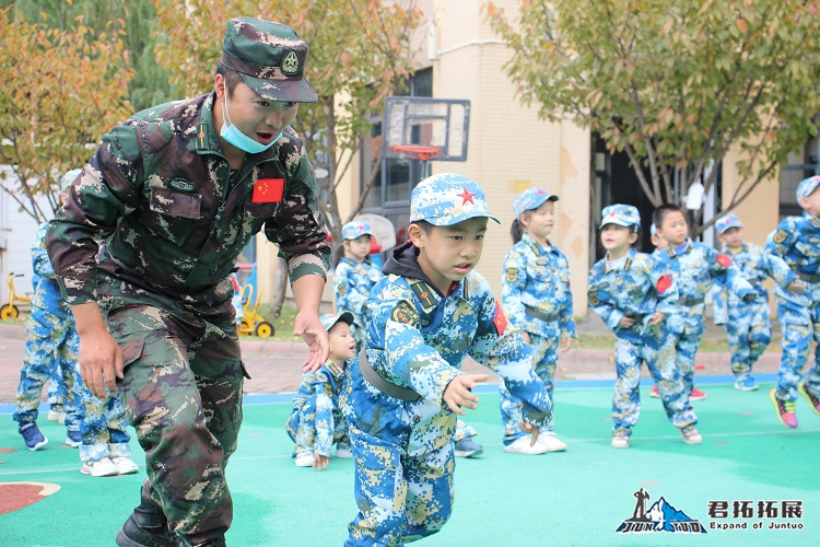 金域天下幼兒園迷彩小兵特訓(xùn)營(yíng)