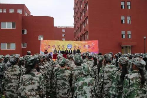 嵩縣思源實驗學校新生軍訓 (1).jpg